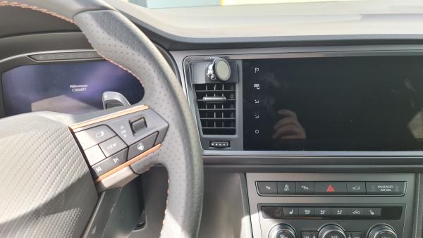 RS-Mount, fahrzeugspezifischer Handyhalter passend für Seat Ateca und Ateca Cupra links neben Bildschirm, Made in Germany